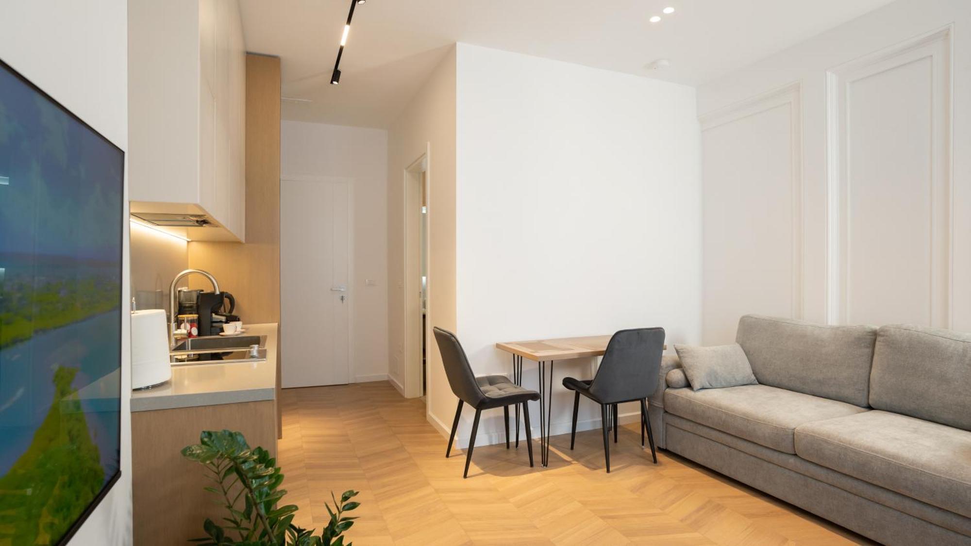 Albani's Aparthotel *